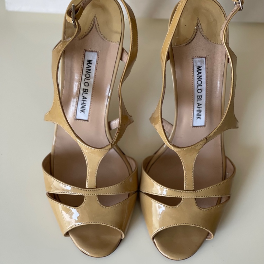 Manolo Blahnik M-Worty Martini/Vernice Pumps